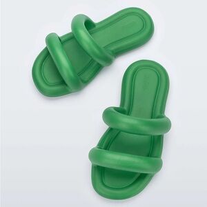 Melissa | Free Bloom Slides | Green | Size 6/7